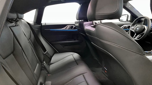 BMW i4 5 of 12