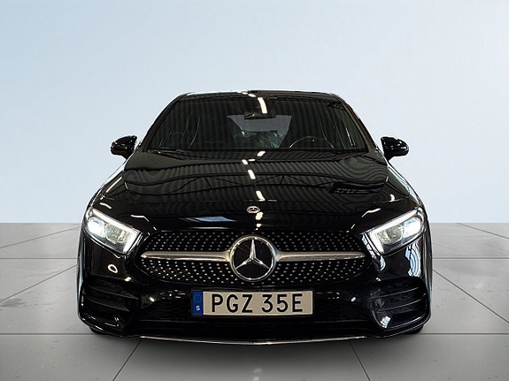 Mercedes-Benz A 250 e 2 of 25