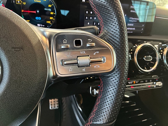 Mercedes-Benz A 250 e 18 of 25