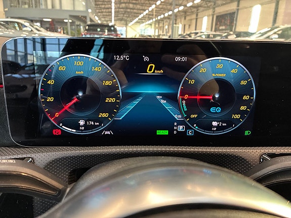 Mercedes-Benz A 250 e 17 of 25