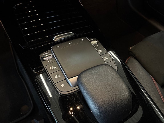 Mercedes-Benz A 250 e 22 of 25
