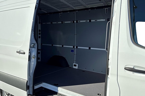 Mercedes-Benz eSprinter 414 15 of 16