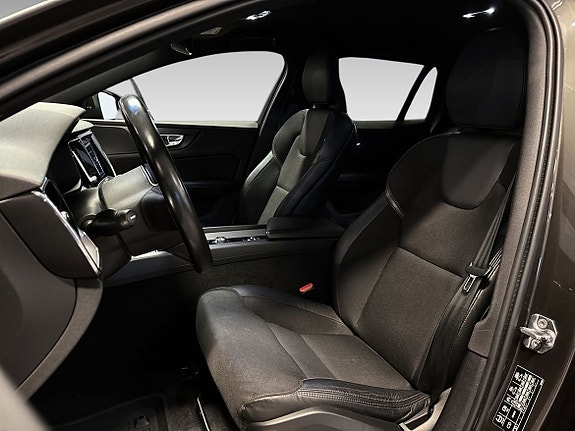 Volvo V60 Cross Country 9 of 17