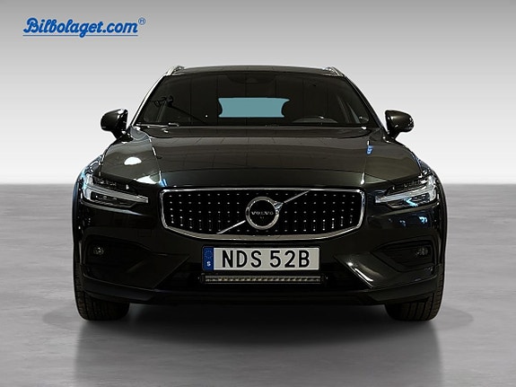 Volvo V60 Cross Country 2 of 17