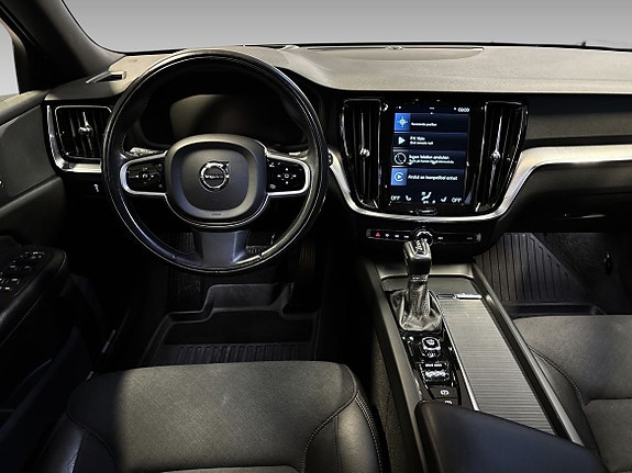 Volvo V60 Cross Country 12 of 17