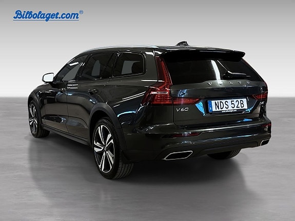 Volvo V60 Cross Country 7 of 17