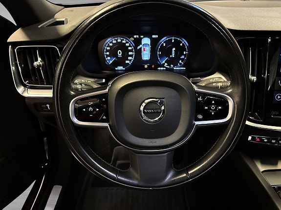 Volvo V60 Cross Country 13 of 17