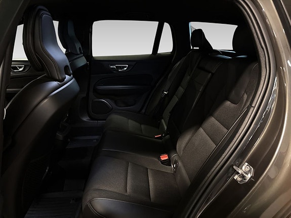 Volvo V60 Cross Country 11 of 17