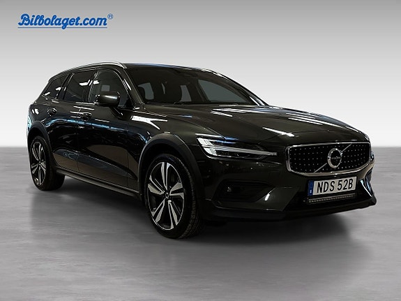 Volvo V60 Cross Country 3 of 17