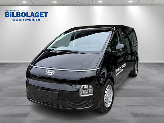 Hyundai Staria 2 of 2