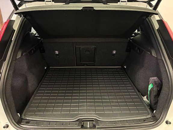 Volvo XC40 10 of 23