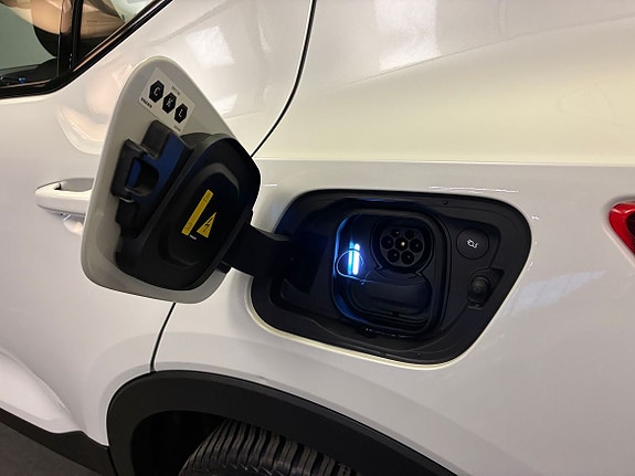 Volvo XC40 15 of 23