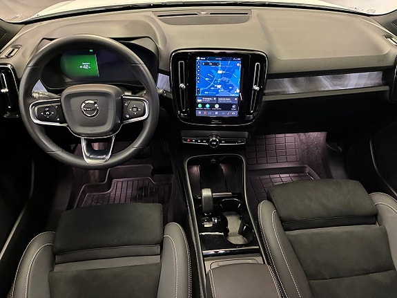 Volvo XC40 18 of 23