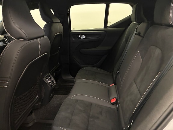 Volvo XC40 20 of 23
