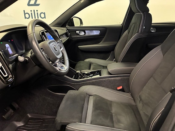 Volvo XC40 16 of 23