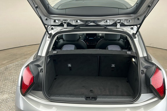 MINI Cooper E 13 of 19
