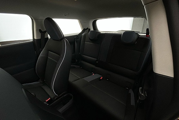 MINI Cooper E 12 of 19