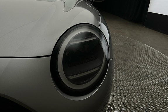 MINI Cooper E 10 of 19