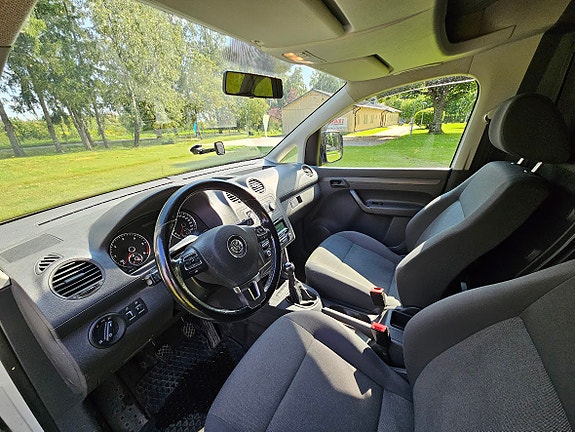 Volkswagen Caddy Maxi 21 of 30