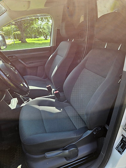 Volkswagen Caddy Maxi 24 of 30