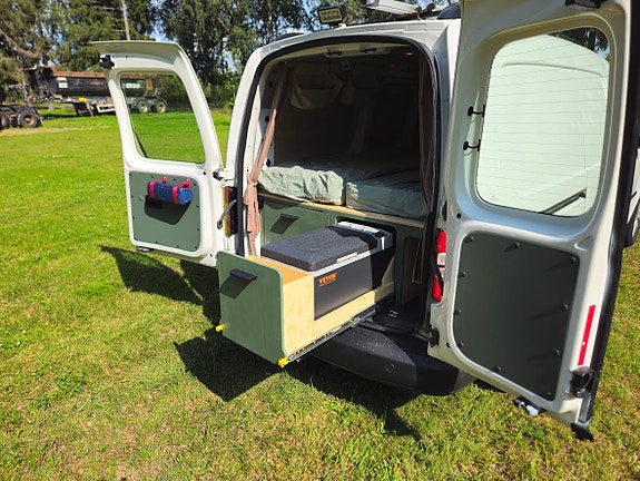 Volkswagen Caddy Maxi 29 of 30
