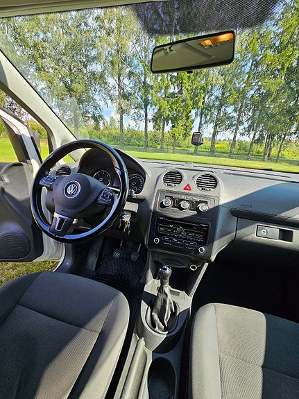 Volkswagen Caddy Maxi 23 of 30