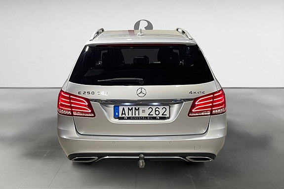 Mercedes-Benz E 250 5 of 17