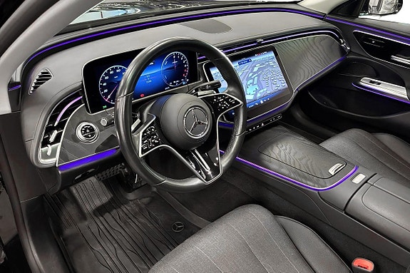 Mercedes-Benz E300 de 6 of 26