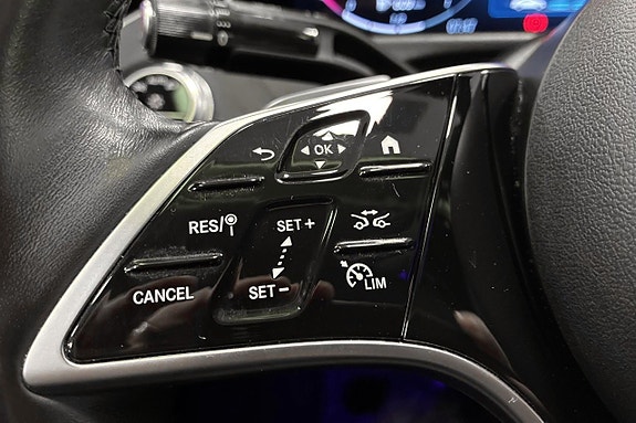Mercedes-Benz E300 de 14 of 26