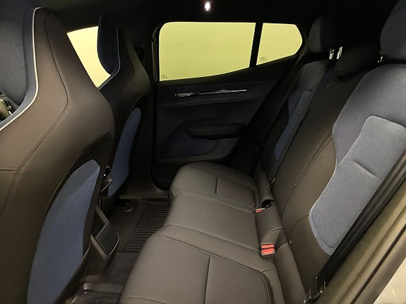 Volvo EX30 15 of 18
