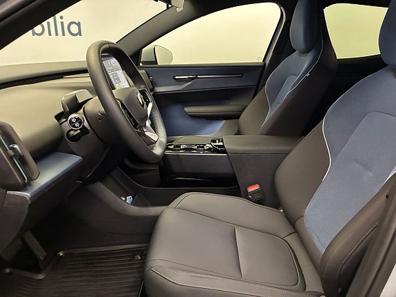 Volvo EX30 12 of 18