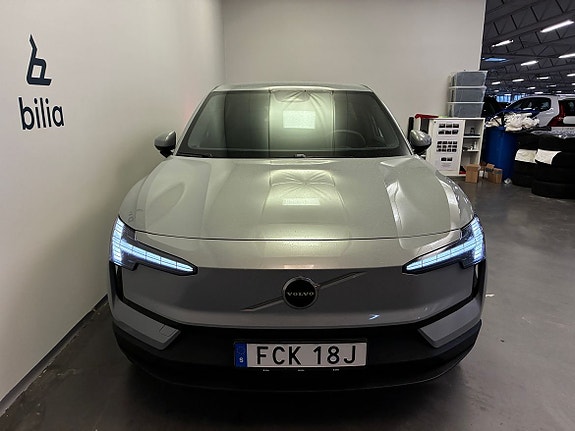 Volvo EX30 2 of 18