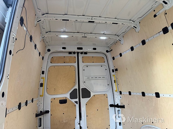 Volkswagen Crafter 35 7 of 12