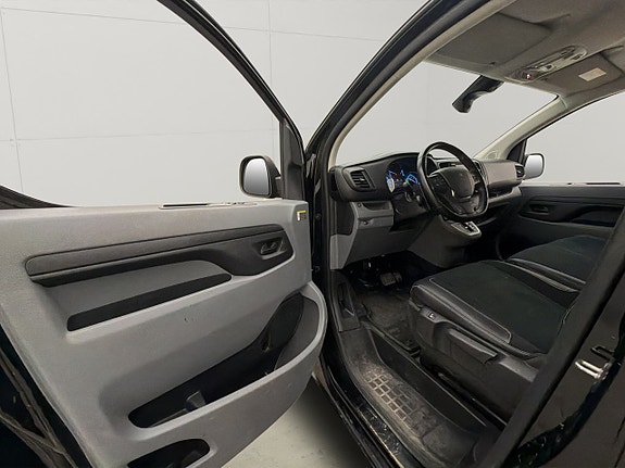 Peugeot e-Expert 16 of 30
