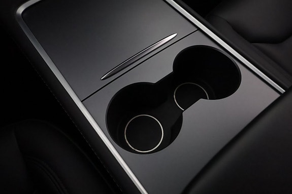 Tesla Model Y 21 of 24