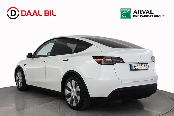Tesla Model Y 8 of 24