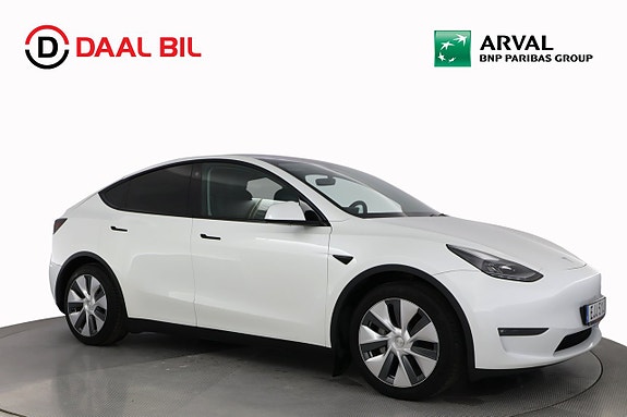 Tesla Model Y 4 of 24