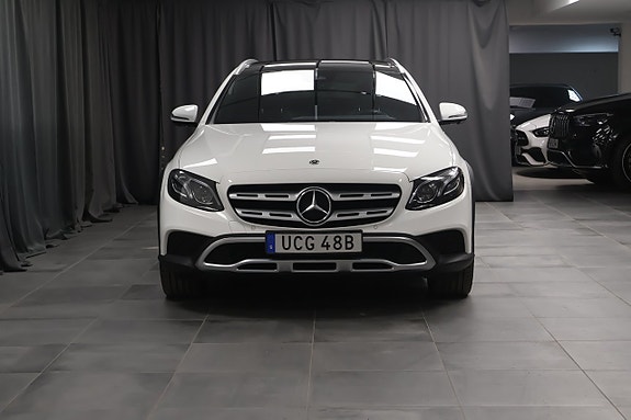 Mercedes-Benz E 220 d 3 of 23