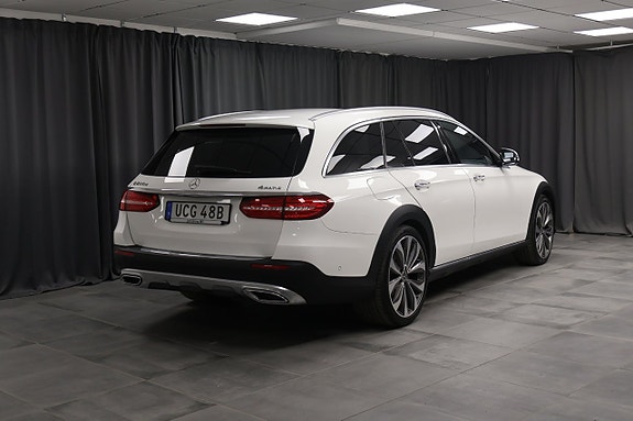Mercedes-Benz E 220 d 2 of 23
