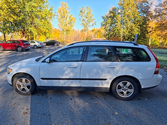 Volvo V50 3 of 10