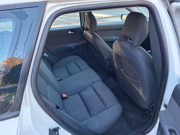 Volvo V50 8 of 10