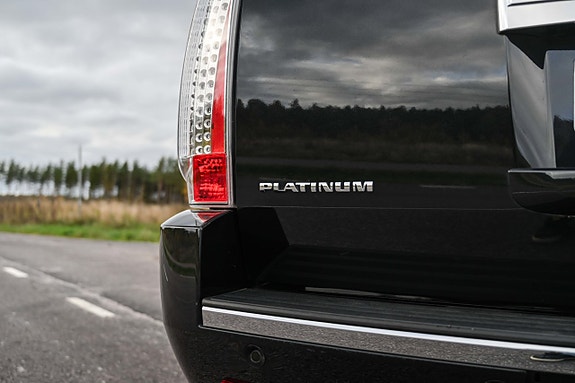 Cadillac Escalade 11 of 22