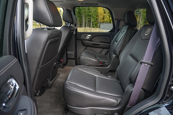 Cadillac Escalade 19 of 22