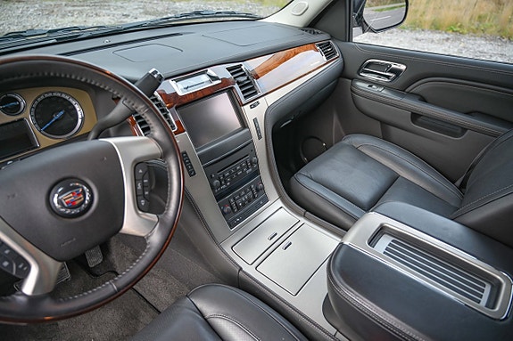 Cadillac Escalade 15 of 22