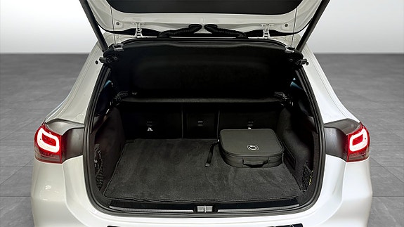 Mercedes-Benz EQA250+ 10 of 13