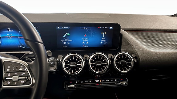 Mercedes-Benz EQA250+ 12 of 13