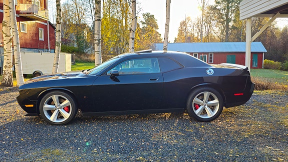 Dodge Challenger 5 of 7