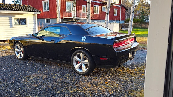 Dodge Challenger 3 of 7