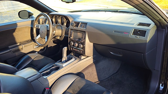 Dodge Challenger 6 of 7