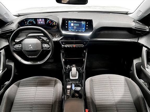 Peugeot e-2008 6 of 15